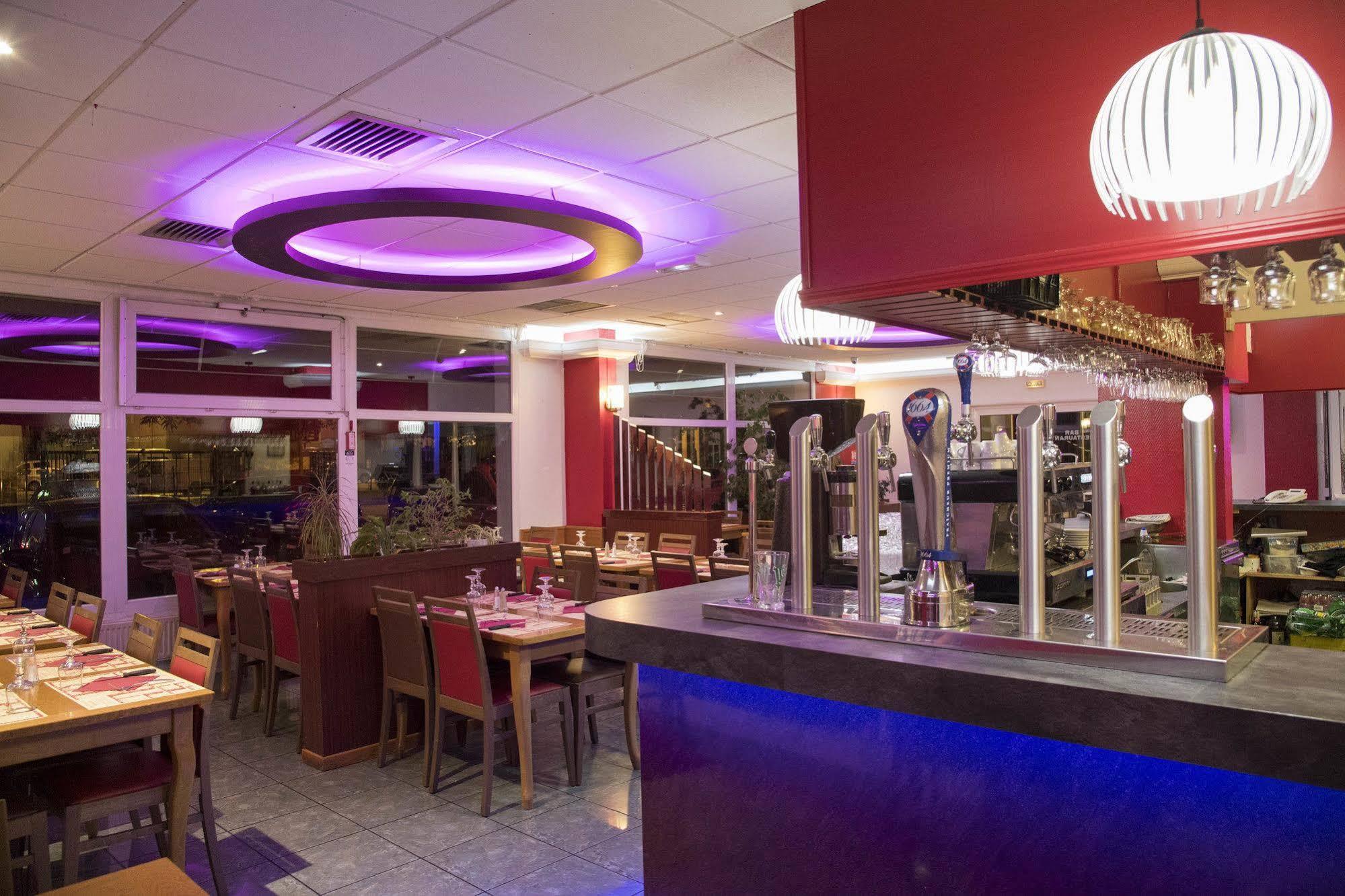 Hotel Restaurant Kyriad Direct Dijon Nord - Zenith - Toison D'Or 외부 사진