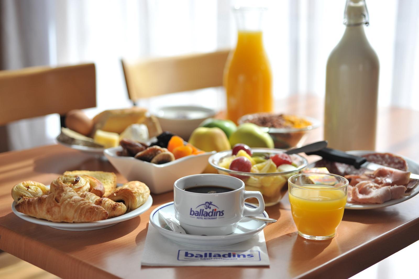 Hotel Restaurant Kyriad Direct Dijon Nord - Zenith - Toison D'Or 외부 사진