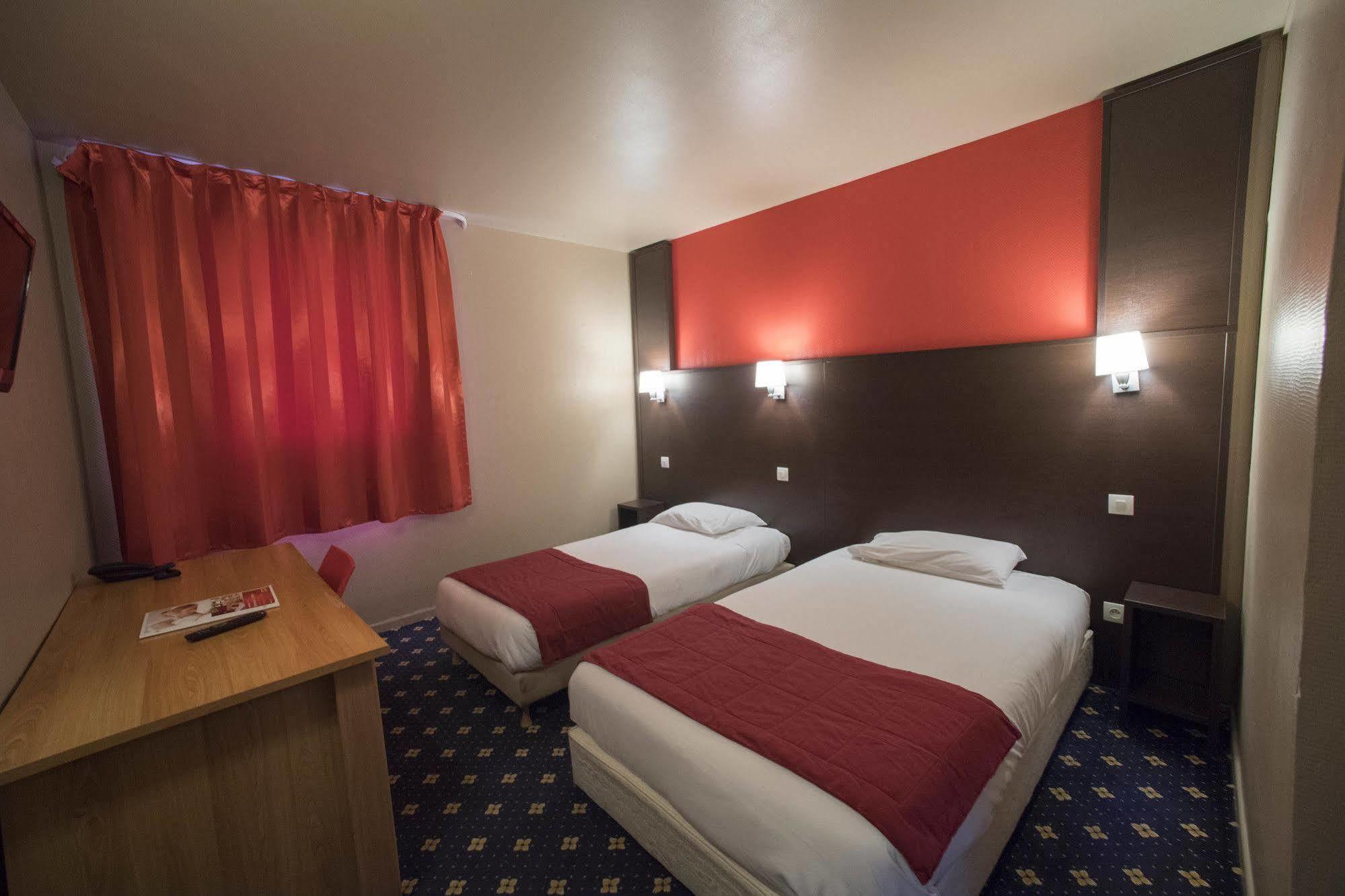 Hotel Restaurant Kyriad Direct Dijon Nord - Zenith - Toison D'Or 외부 사진
